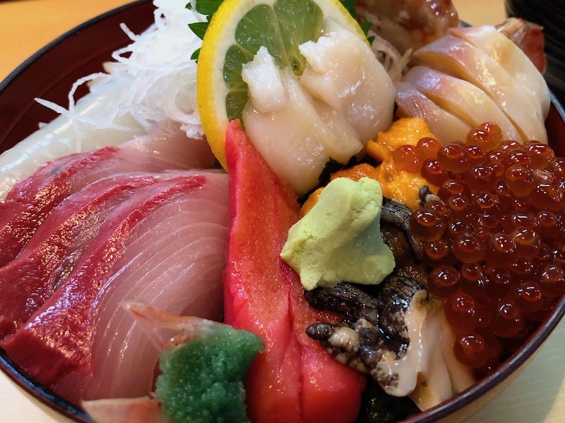 岩內味處天富磯丼實吃:海膽、鮑魚、鮭魚卵一碗上桌的第一手旅行照片