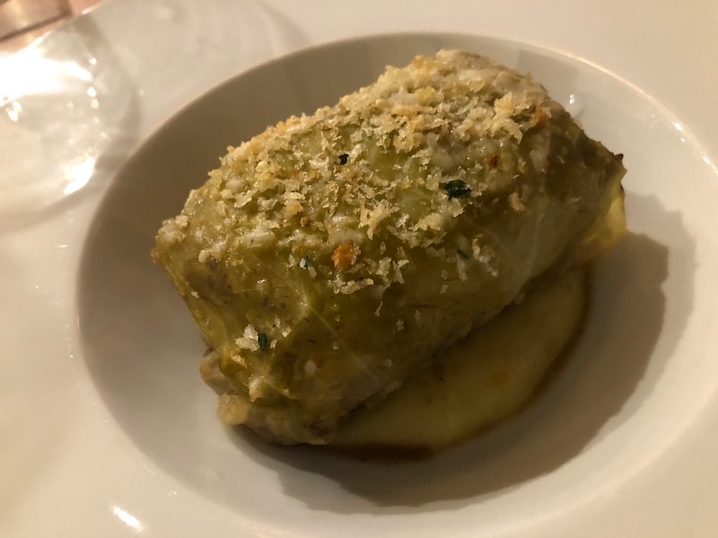 原作者在札幌Fungido另一席本人實吃時拍攝的牛尾野菇高麗菜包